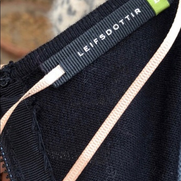 L Leifsdottir sweater top with leopard sleeves - Picture 4 of 6